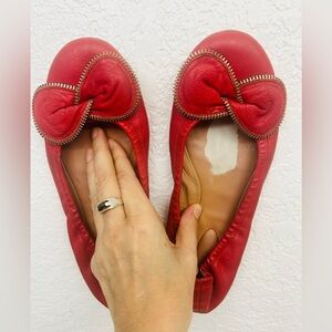See By Chloe fuchsia leather flats